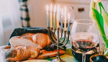 随机前国足主帅李铁被判20年，涉多项罪名，李铁出任国足新帅