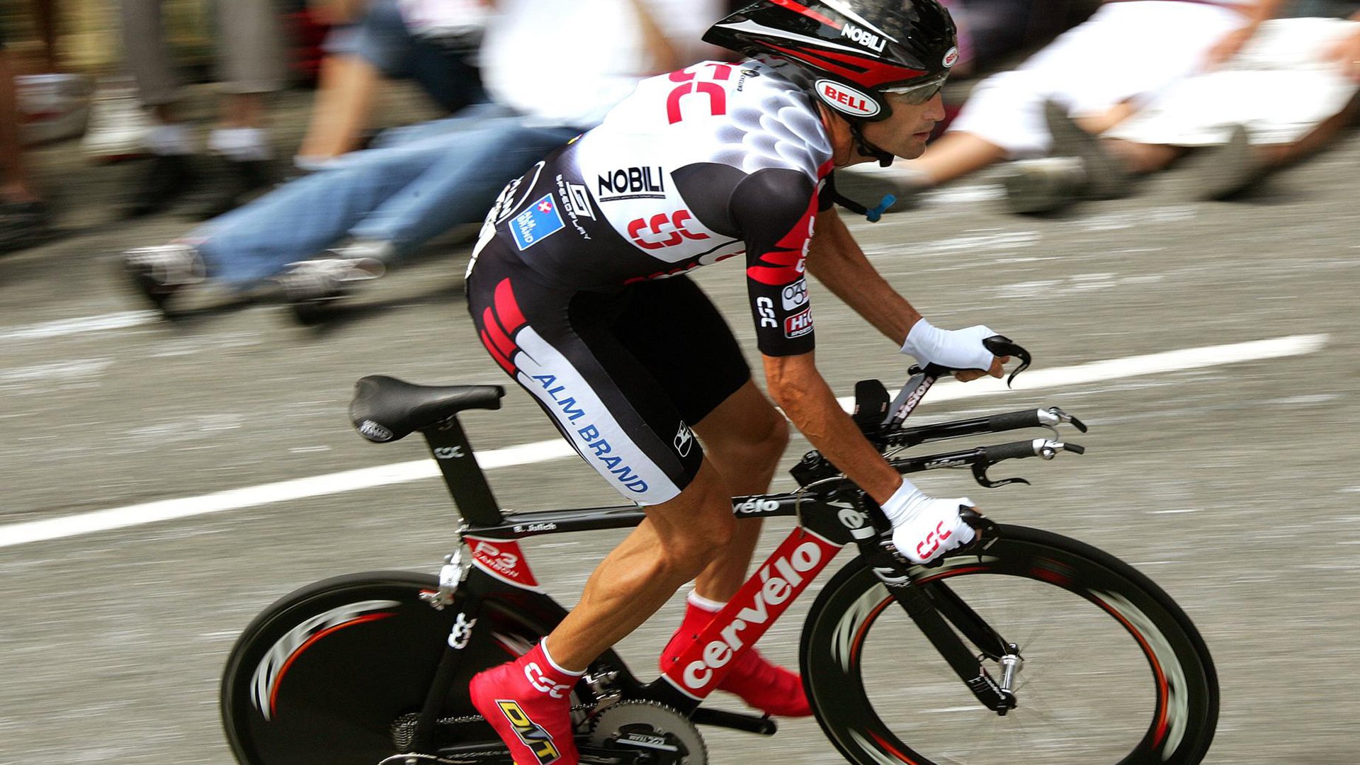 “滚球：三叉湖赛场迎来新兴运动的热潮”