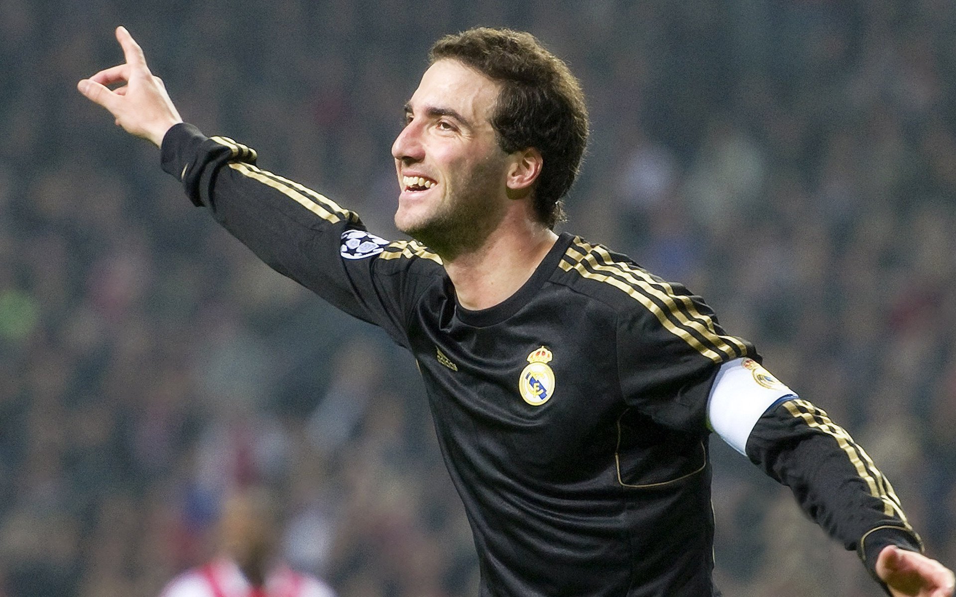 门兴格拉德巴赫高位防守打出侵略性,门兴格拉德巴赫主力门将