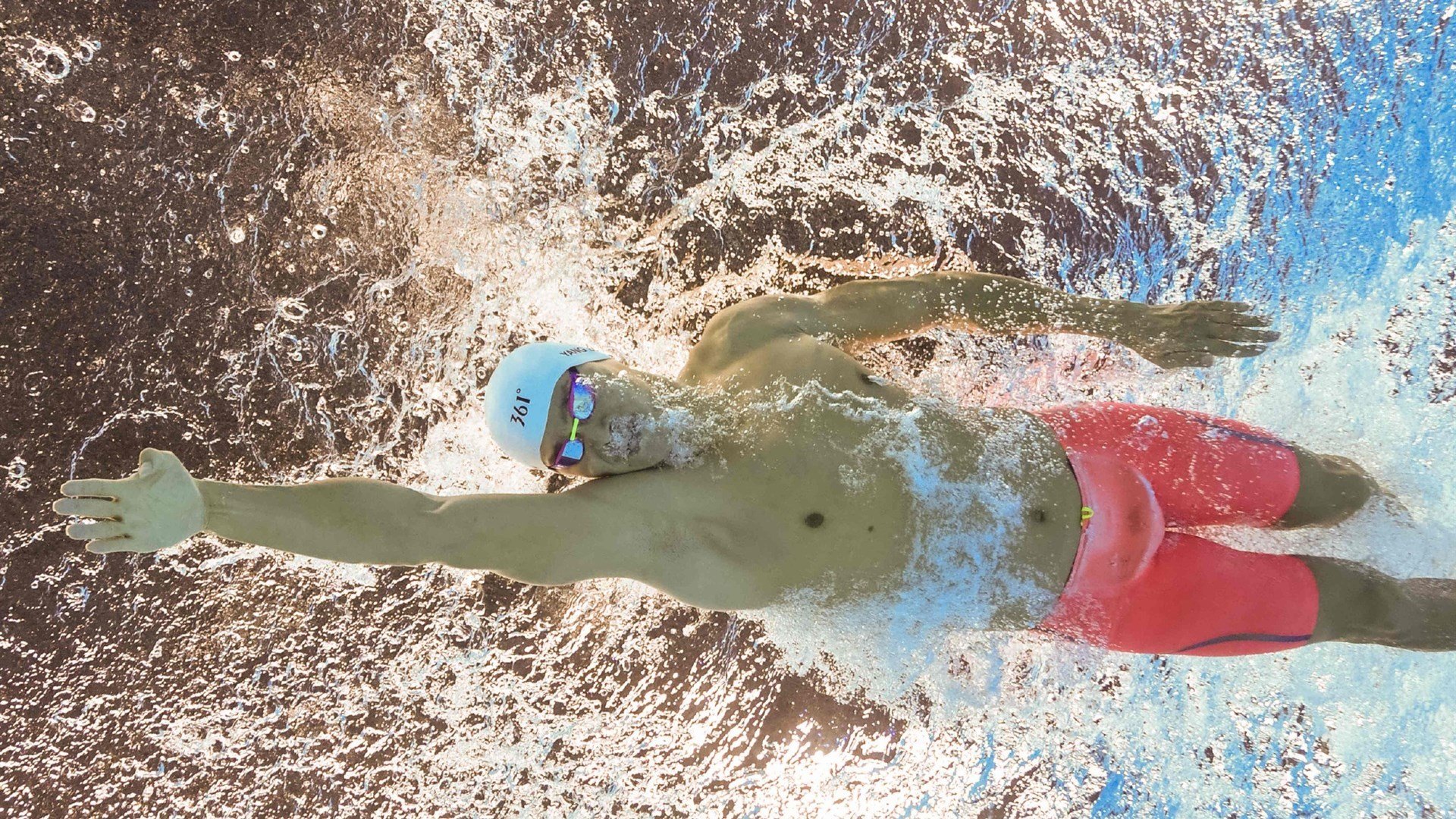 大型户外徒步节，跨越山川迎接新挑战，户外徒步主题